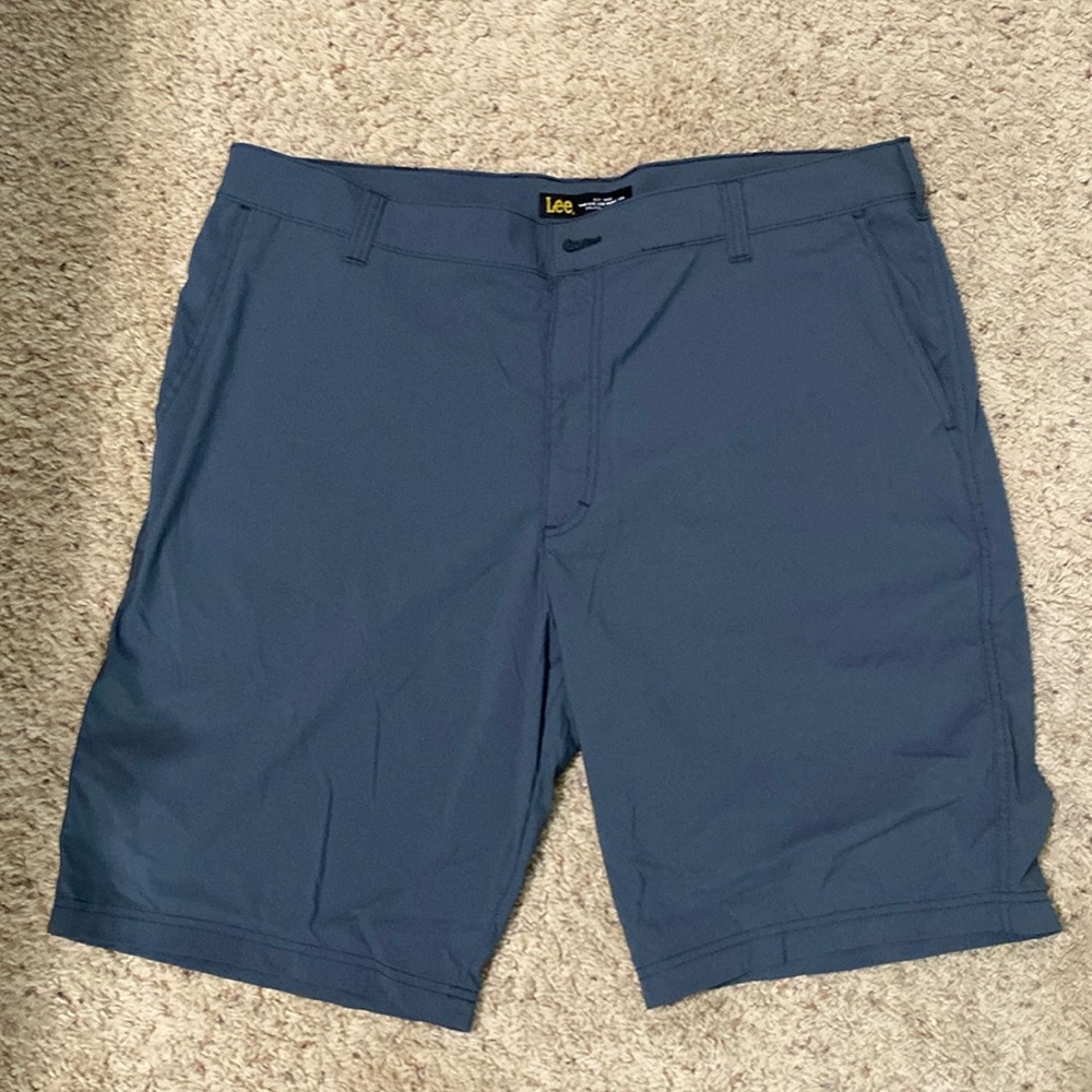 Men’s Lee shorts size 40 bluish/gray
